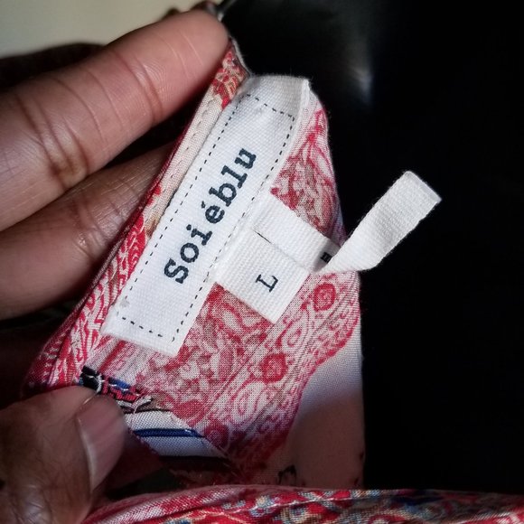 Soieblu Patterned Lace Top - Picture 15 of 16